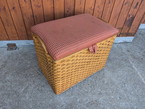 Coffre linge pouf - À,